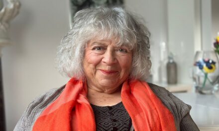 La maison de 10 000 £ de Miriam Margolyes au sommet d&rsquo;une falaise qu&rsquo;elle laisse derrière elle à sa partenaire Heather
