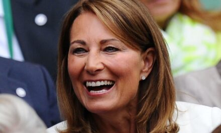 Regarder: La réaction de Carole Middleton au fait de devenir grand-mère filmée