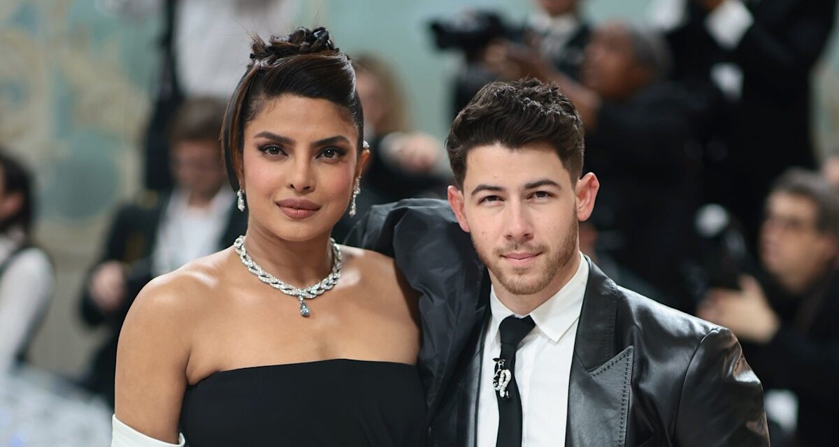 Malti, la fille de Priyanka Chopra, a les cheveux bouclés de son père Nick Jonas sur de nouvelles photos de famille incontournables