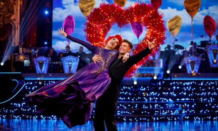 Marque strictement une autre première série avec un retour « légendaire » – et La Voix fait ses adieux définitifs