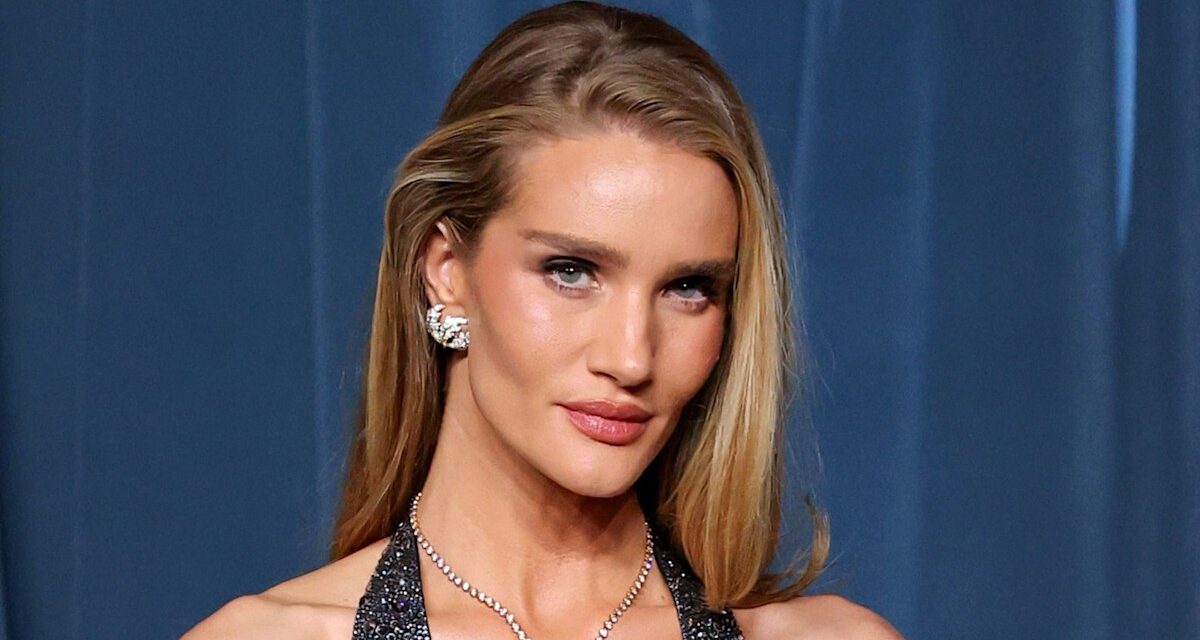 Le maillot de bain découpé soleil d&rsquo;hiver de Rosie Huntington-Whiteley nous donne envie d&rsquo;un temps plus chaud