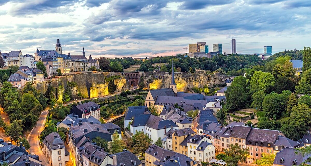 Cette charmante capitale européenne à une heure de Londres est mon week-end préféré – et elle possède « le plus beau balcon d&rsquo;Europe ».