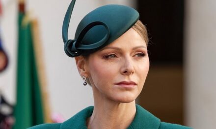 La princesse Charlene peaufine son changement secret en talons de 855 £ – et ce sont Louis Vuitton