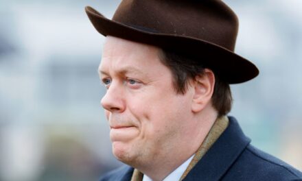 Tom Parker Bowles se souvient du moment terrifiant où il a combattu le « chien aux 15 pierres » pour sauver son bien-aimé Jack Russell