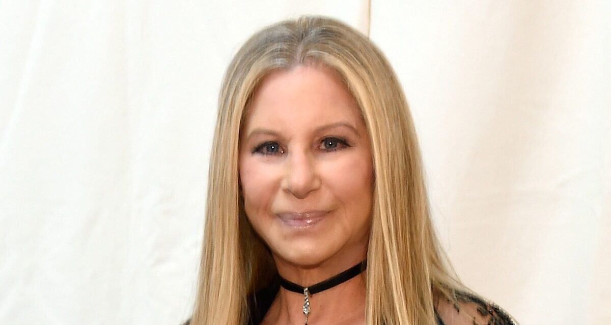 Barbra Streisand partage une photo très rare de la vie de famille avec sa belle-fille et ses petits-enfants à l&rsquo;occasion de Thanksgiving