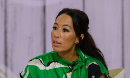 Ella, la fille de Joanna Gaines, fait ses débuts avec une transformation capillaire audacieuse lors d&rsquo;un retour à la maison « de rêve »