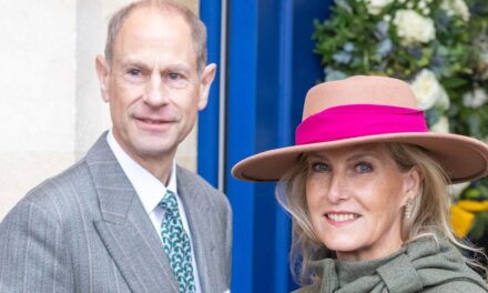 La duchesse Sophie est tout sourire aux côtés du prince Edward suite aux informations faisant état d&rsquo;un « loyer de poivre » à la maison de Bagshot Park