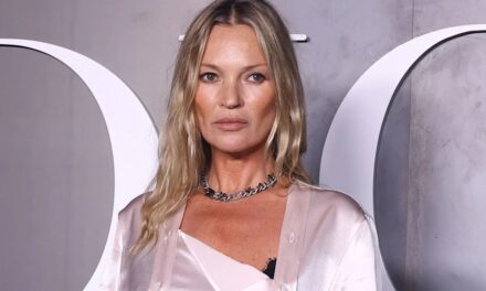 Kate Moss dit que les ongles nus sont la manucure incontournable de l&rsquo;hiver 2025