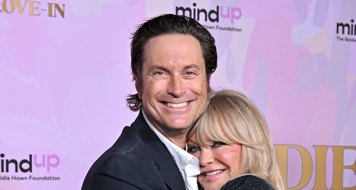 Oliver Hudson et son ancien père se retrouvent pour des projets comme l&rsquo;acteur l&rsquo;admet : « Il me ressemble »