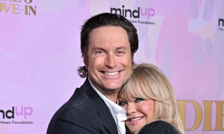 Oliver Hudson et son ancien père se retrouvent pour des projets comme l&rsquo;acteur l&rsquo;admet : « Il me ressemble »