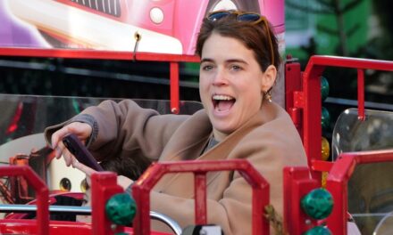 La princesse Eugénie photographiée avec ses mini-fils à Winter Wonderland alors qu&rsquo;elle élimine le drame familial