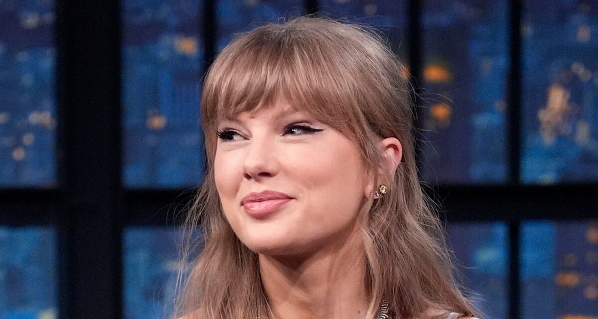Taylor Swift démarre ses vacances avec son fiancé Travis Kelce avec plus de 2 millions de dollars de dons de bienfaisance – détails