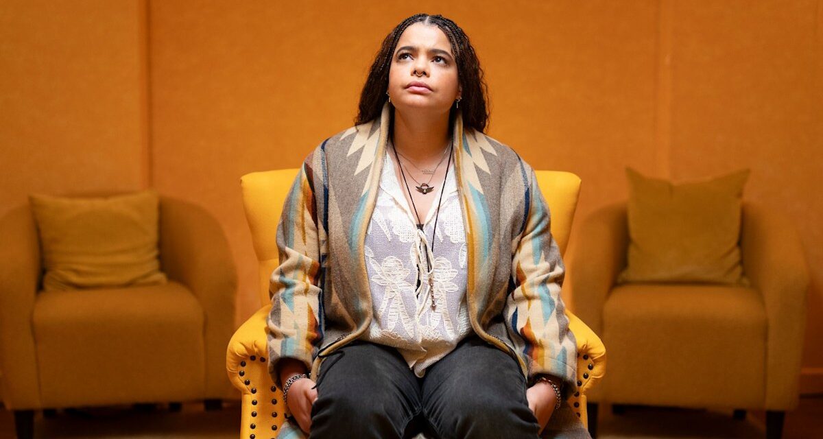 La série « triomphante » en 6 parties de la star de Bridgerton, Big Mood, a un premier aperçu de la saison 2