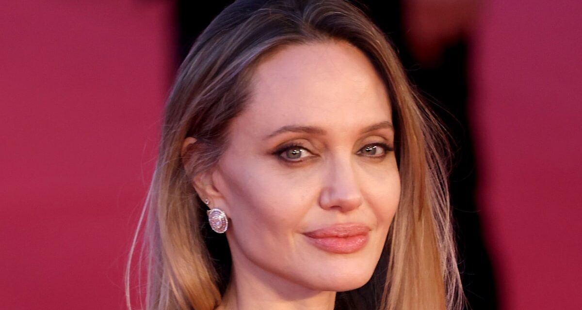 Angelina Jolie dévoile pour la première fois les cicatrices d&rsquo;une double mastectomie