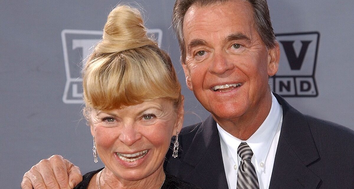 Un regard sur la vie privée de la légende Dick Clark avec sa femme de longue date Kari et ses 3 enfants avant sa mort à 82 ans