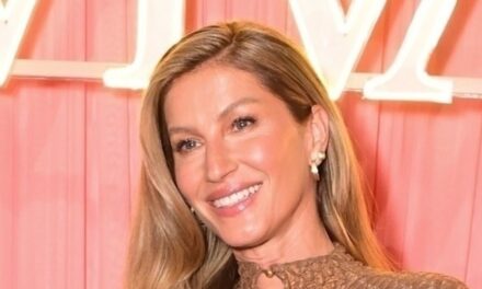 La touche futuriste de Gisele Bundchen sur la tendance des « robes nues » laisse peu de place à l&rsquo;imagination