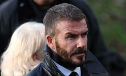 David Beckham photographié pour la première fois depuis qu&rsquo;il a été bloqué par son fils Brooklyn au milieu d&rsquo;une querelle