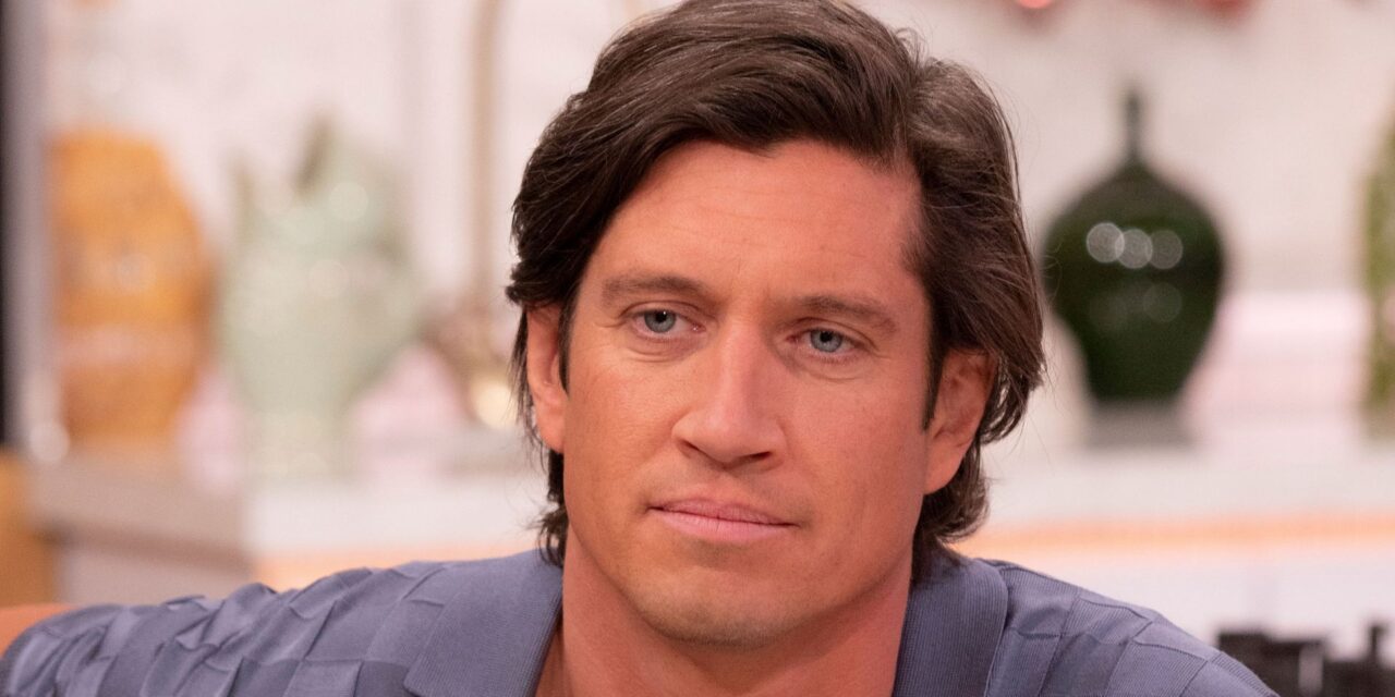 REGARDER: Vernon Kay fond en larmes à propos du dernier spectacle Strictly en direct de sa femme Tess Daly