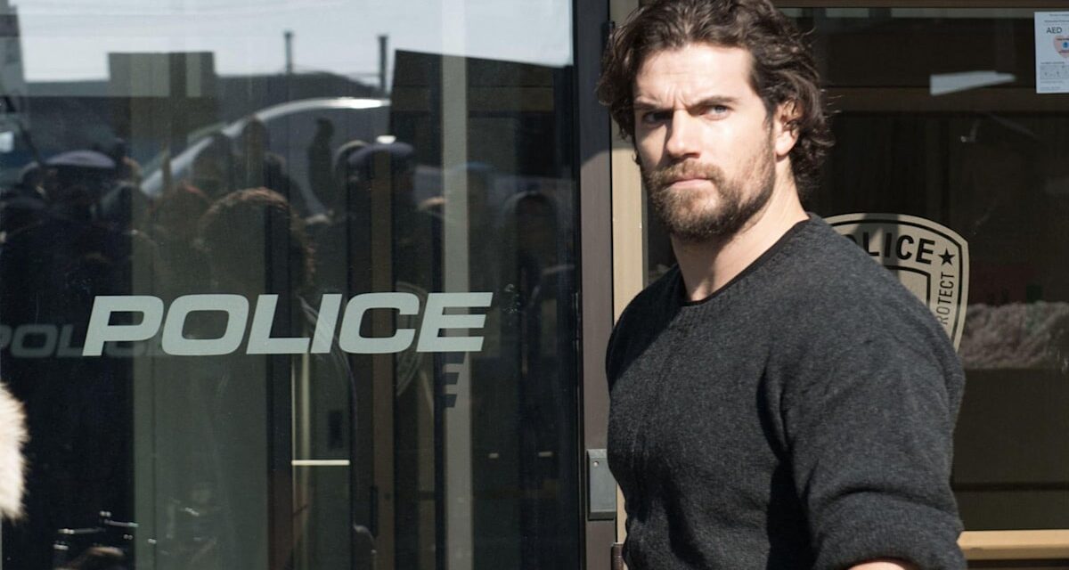 Le thriller d&rsquo;Henry Cavill salué par un casting de premier plan grimpe lentement dans les charts de Paramount+ – 7 ans après sa sortie