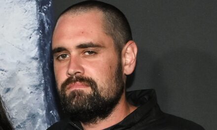 Nick Reiner accusé de deux chefs de meurtre au premier degré des parents Rob et Michele