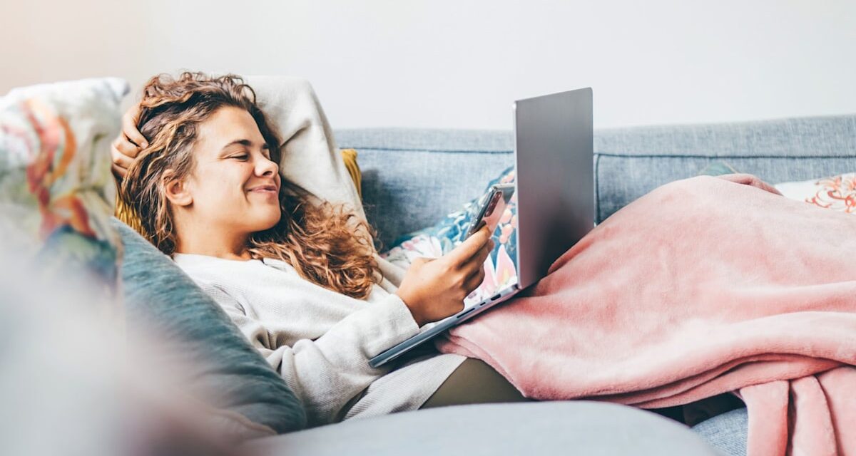 Combien de temps d’écran est-il trop long ? Un expert du bien-être numérique intervient