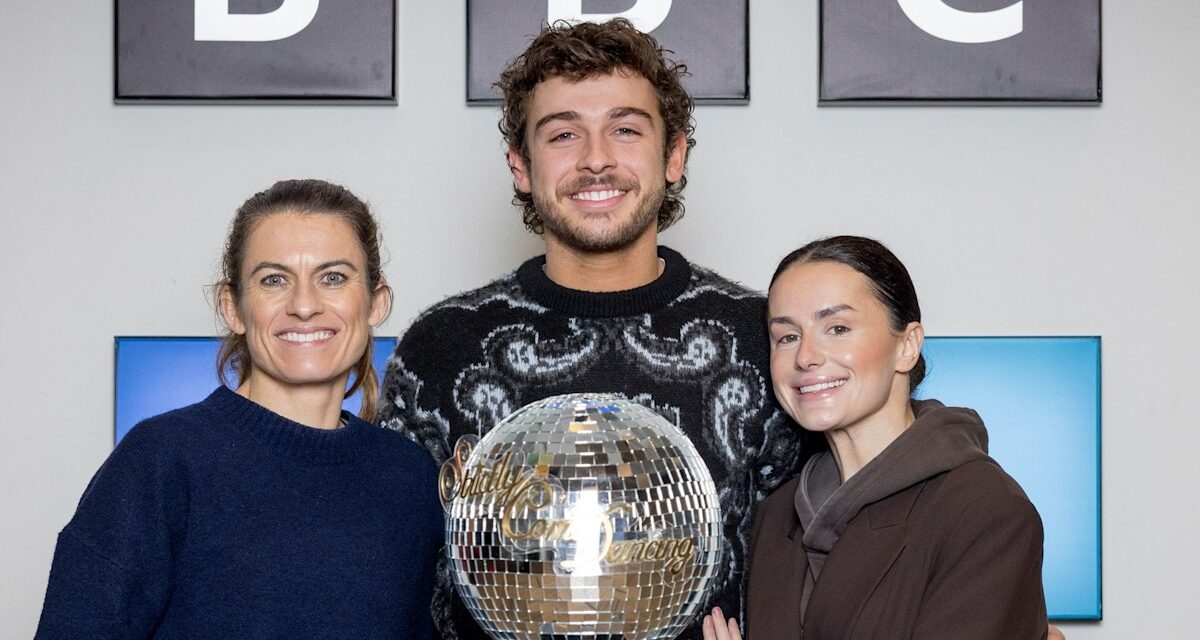 Strictement final 2025 LIVE : Karen Carney, Amber Davies et George Clarke se battront pour le trophée Glitterball