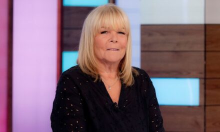 Linda Robson publie une mise à jour rassurante sur sa « meilleure amie » Pauline Quirke au milieu de la bataille contre la démence