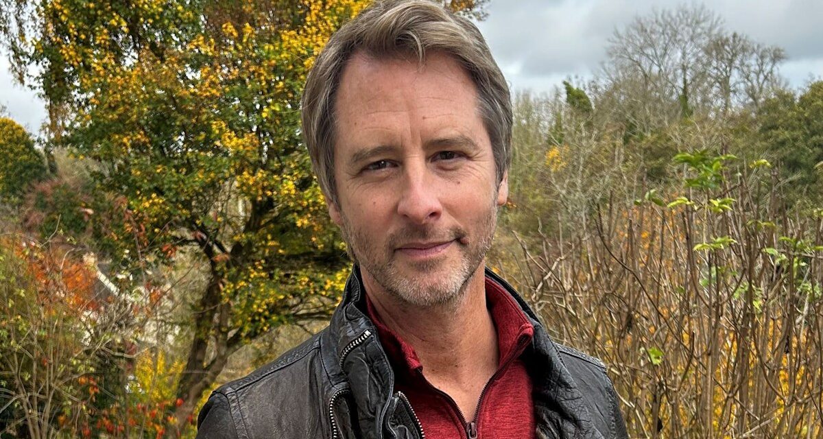 Rencontrez les trois enfants de Chesney Hawkes et sa femme depuis près de 30 ans