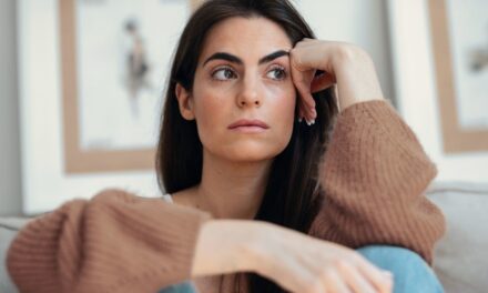 Qu&rsquo;est-ce qu&rsquo;une réinitialisation du nerf vague – et peut-elle vraiment soulager l&rsquo;anxiété en toute sécurité à la maison ?