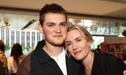 Kate Winslet soutient son fils Joe lors d&rsquo;une rare apparition lors d&rsquo;une journée spéciale