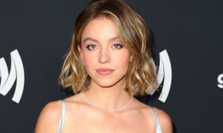 Sydney Sweeney révèle que le placard très en désordre dans une maison de Floride de 13,5 millions de dollars est une « métaphore » de son cerveau