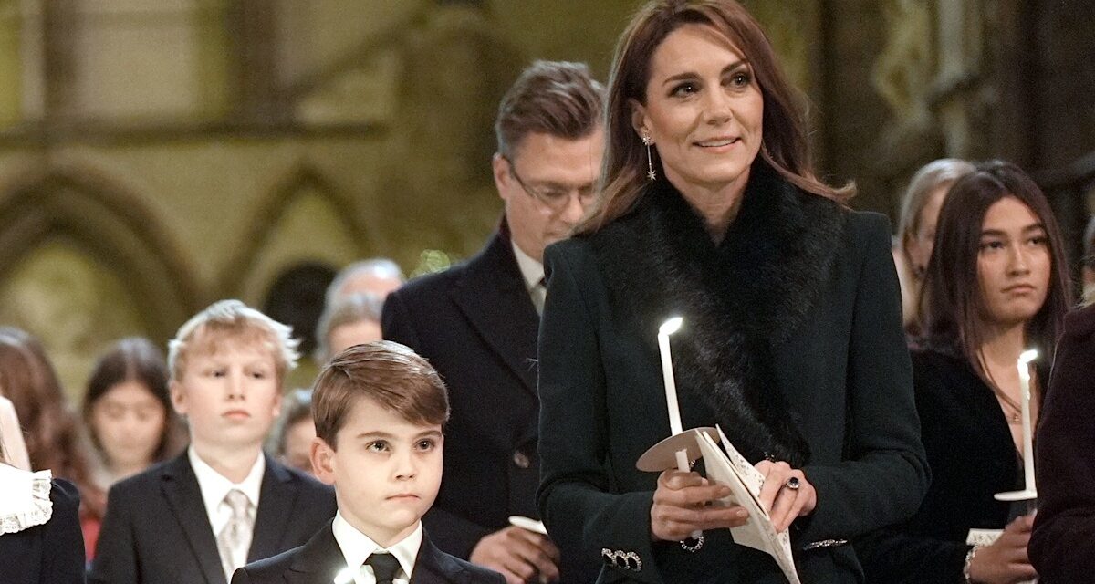Le prince Louis pourrait être le clone de sa mère Kate Middleton – voir une étrange photo d&rsquo;enfance