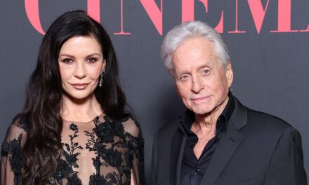 Catherine Zeta-Jones révèle qu&rsquo;elle est « épuisée » dans une nouvelle mise à jour familiale