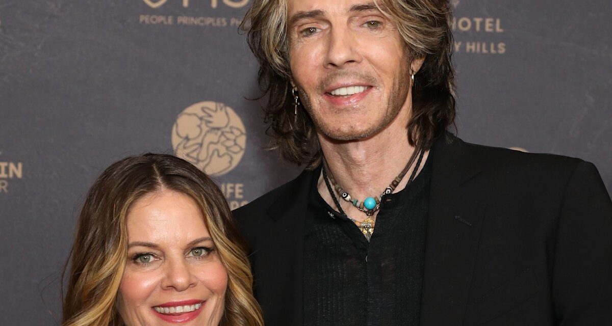 À l&rsquo;intérieur du mariage de 41 ans du chanteur de « Jessie&rsquo;s Girl », Rick Springfield, avec sa femme Barbara et comment elle a transformé sa carrière