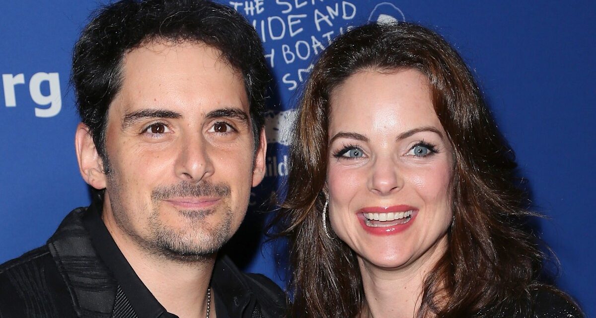 Découvrez la romance de Brad Paisley et de sa femme Kimberly Williams-Paisley, du premier béguin du chanteur à la vie actuelle avec deux enfants