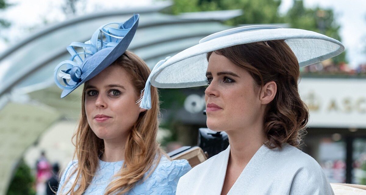 La princesse Béatrice éblouit dans son manteau sculpté en pain d&rsquo;épice alors qu&rsquo;elle rejoint la princesse Eugénie pour une sortie secrète entre sœurs