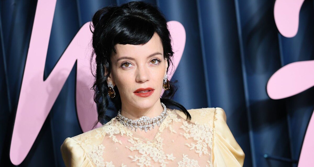 Lily Allen parle de son divorce « dévastateur » avec David Harbour