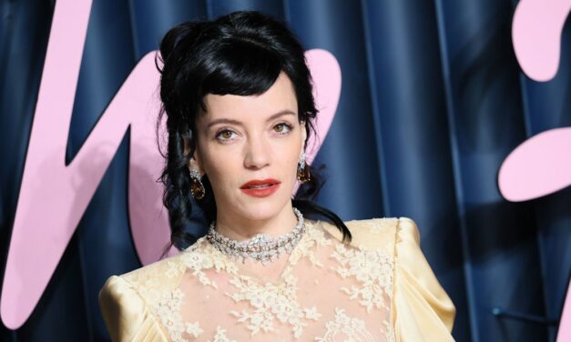 Lily Allen pose pour une séance photo osée et révèle le « traumatisme » de sa séparation d&rsquo;avec David Harbour