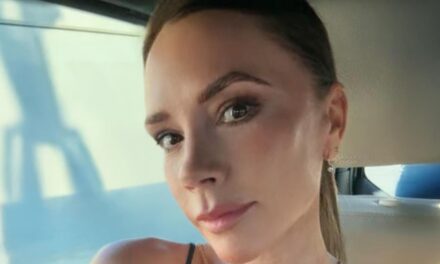 La couleur de la robe d&rsquo;invitée du mariage de Victoria Beckham est très tendance pour 2026