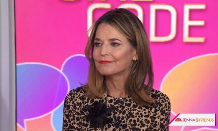 Savannah Guthrie choque sa co-star de TODAY après avoir révélé qu&rsquo;elle avait « fessé » un collègue