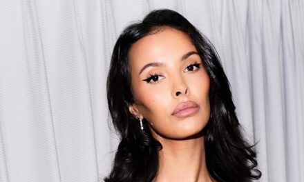 La petite mini-robe dorée scintillante de Maya Jama est approuvée pour le réveillon du Nouvel An