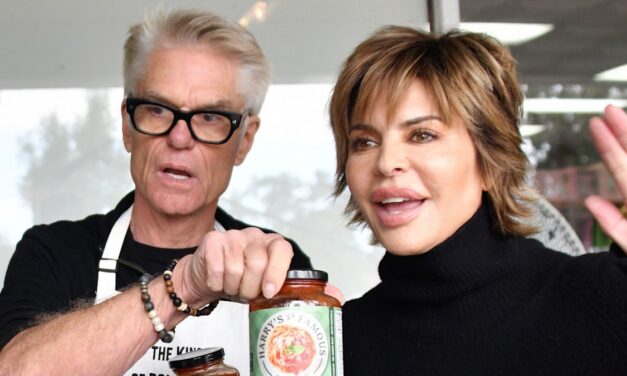 Harry Hamlin sur les traditions de Noël avec Lisa Rinna et sa famille et rejoint Food Bank For NYC – exclusif