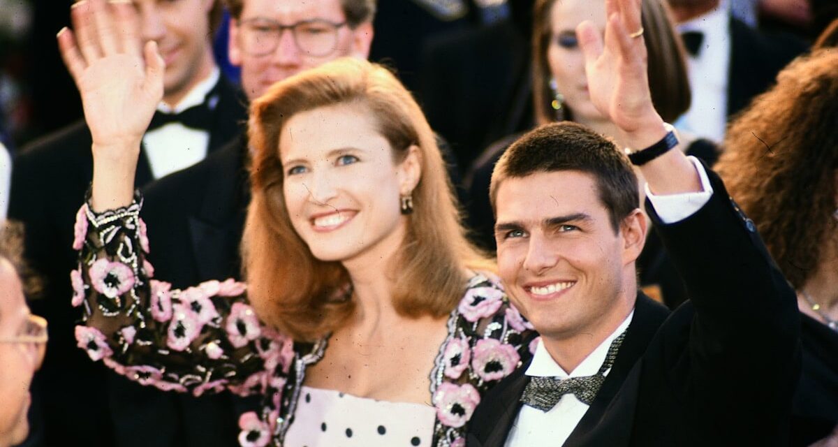 La première épouse de Tom Cruise, Mimi Rogers, 69 ans, a l&rsquo;air chic alors qu&rsquo;elle sort pour une apparition rare