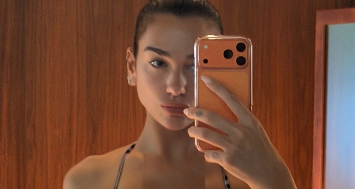 Dua Lipa, en bikini, affiche un physique tonique aux côtés de son fiancé déchiré Callum Turner sur des photos de plage