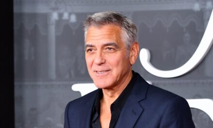 George Clooney se moque du président Trump après la fouille de la résidence en France