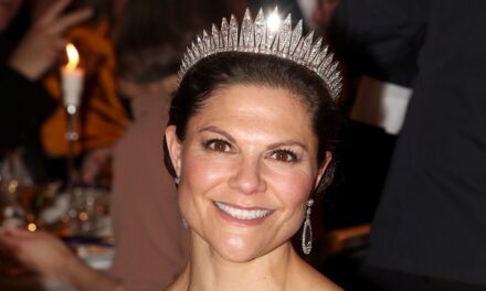 Famille royale EN DIRECT : les membres de la famille royale suédoise et norvégienne participeront aux scintillantes cérémonies du prix Nobel