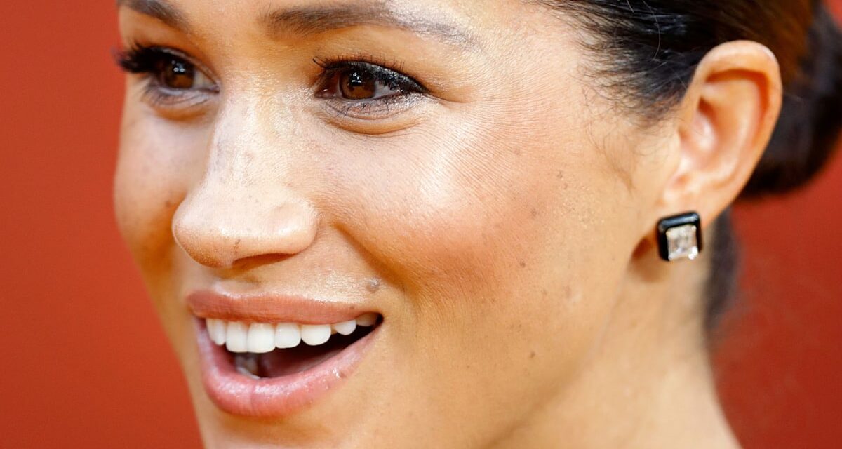 Meghan Markle lance de nouvelles boucles d&rsquo;oreilles Cartier à 40 000 £ – le bling ultime de Noël