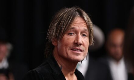 Keith Urban chante une chanson cinglante sur la relation « toxique » lors de sa dernière apparition télévisée au milieu du divorce de Nicole Kidman