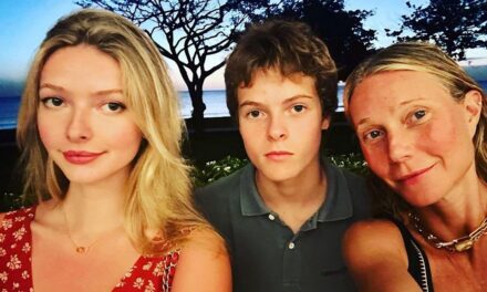 Gwyneth Paltrow sort avec les enfants Apple et Moses lors de leur première apparition commune sur le tapis rouge