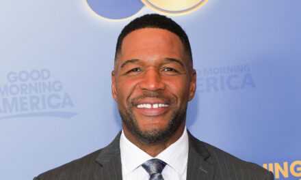 La fille mannequin en bikini de Michael Strahan est l&rsquo;image de la santé dans de nouvelles photos saisissantes